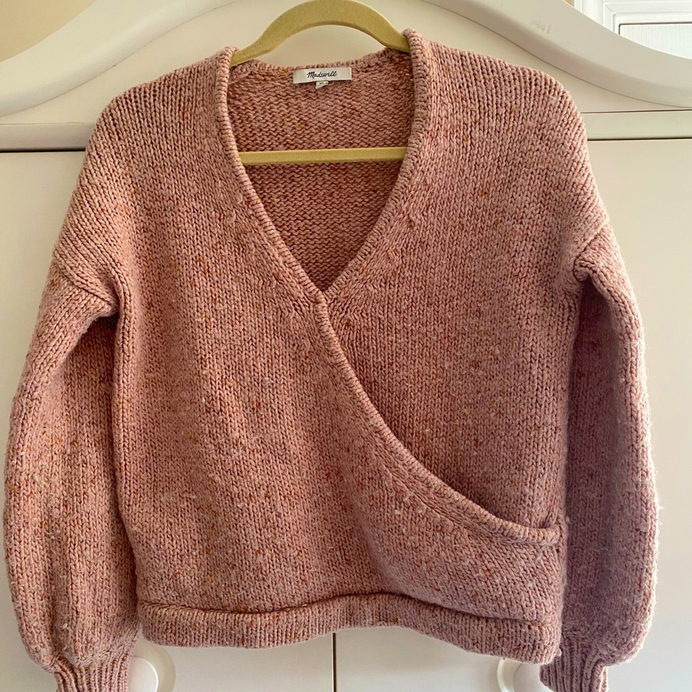Madewell Tan V-Neck Sweater with Ribbed Texture pink and tan